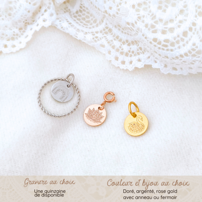 Pendentif gravé symbolique